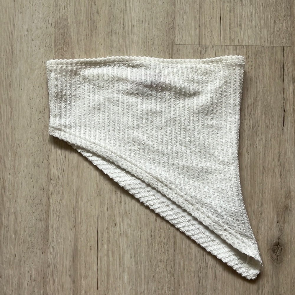 Edikted Asymmetrical tube top in size xs